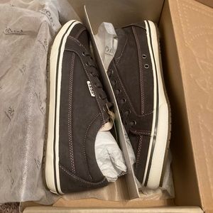 Taos Moc NIB Shoes